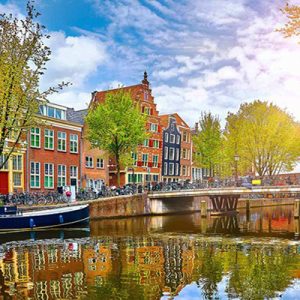 kham pha amsterdam thanh pho mang su doc dao va lang man[1]
